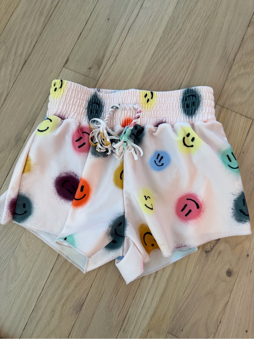 Molo smiley coverup shorts size 5/6